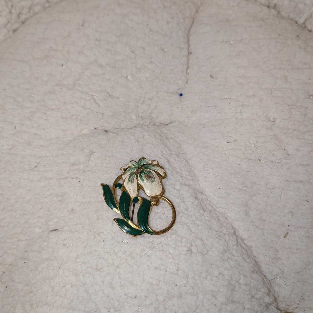 Elegant Gold and Green Floral Brooch